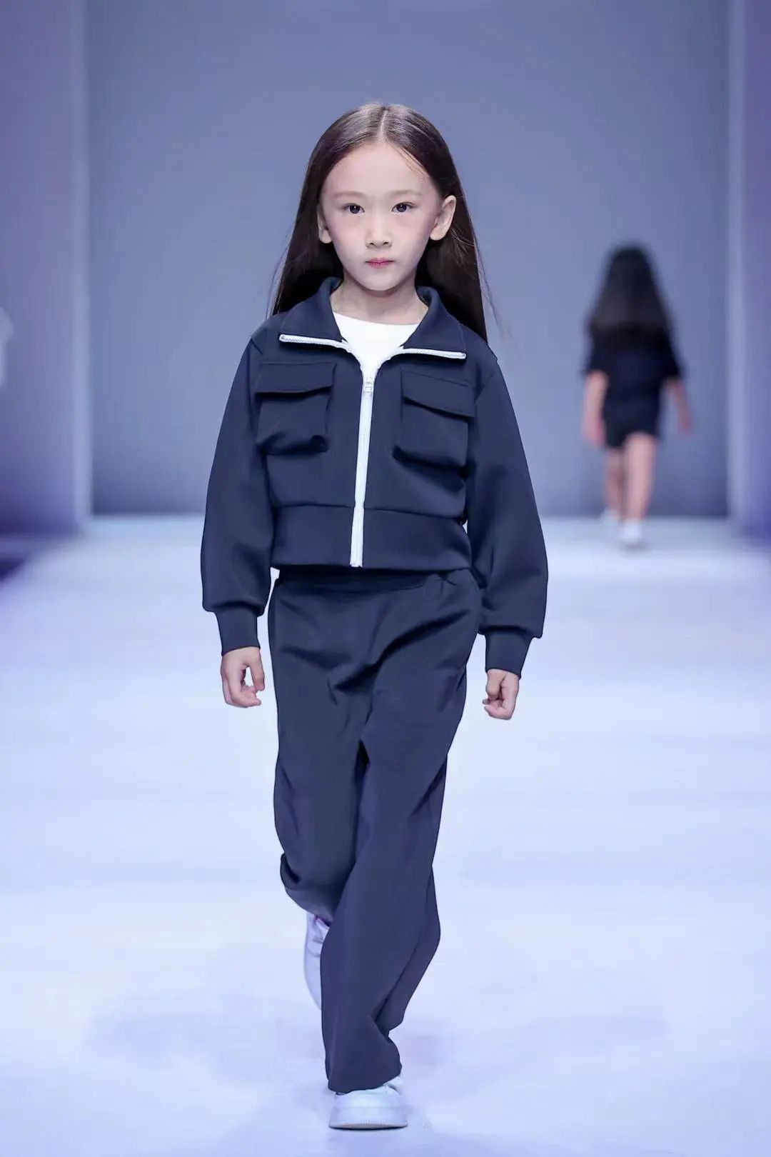 “铁皮青蛙”玩起来！|AW23童话小镇童装报名开启！