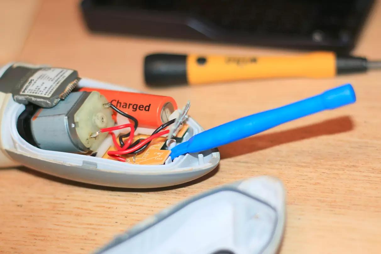 飞利浦剃须刀6070充电,飞利浦剃须刀6070使用说明