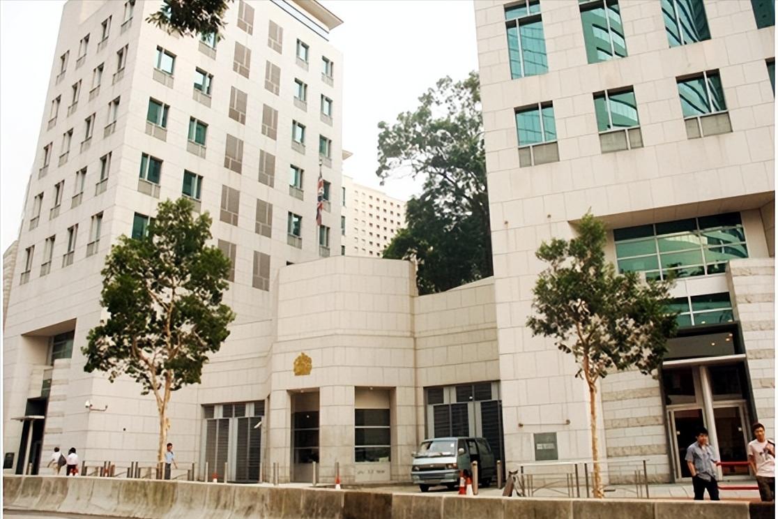 白手起家，进军地产业，“楼花”之父霍英东的传奇商业史