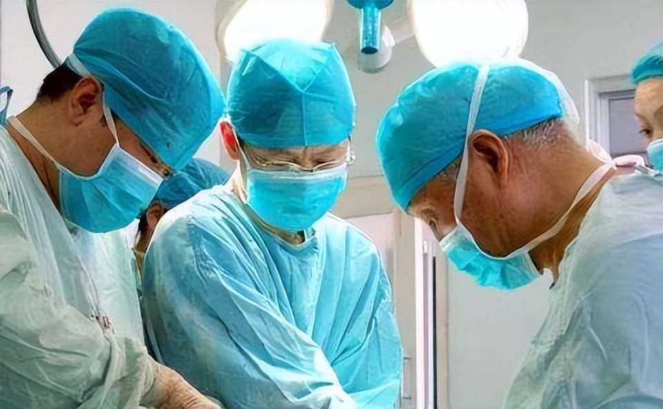 为什么手术划开皮肤不会流血,不小心割到皮一直流血怎么办