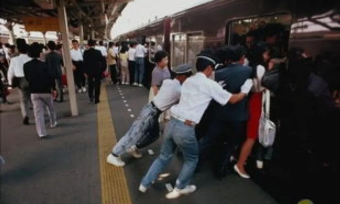 冷门缺人却高薪的职业男生有哪些,有什么冷门但是很赚钱的职业吗