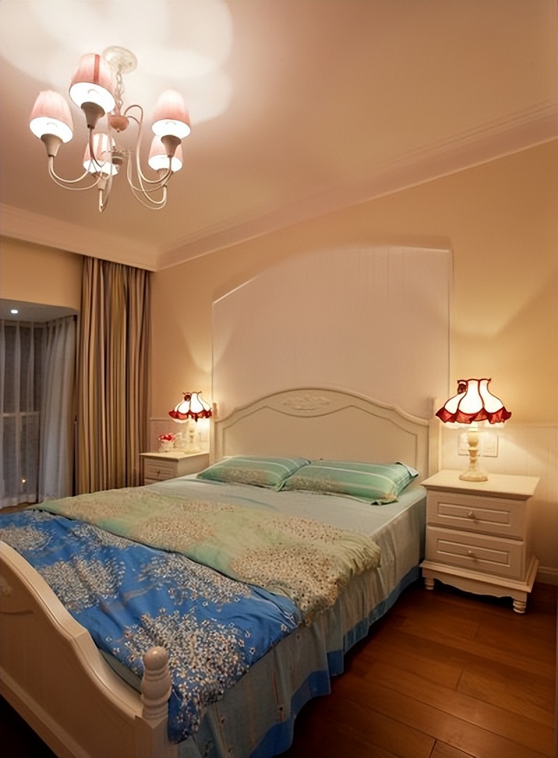 镜子对床运气差,镜子对床有什么说法科学解释