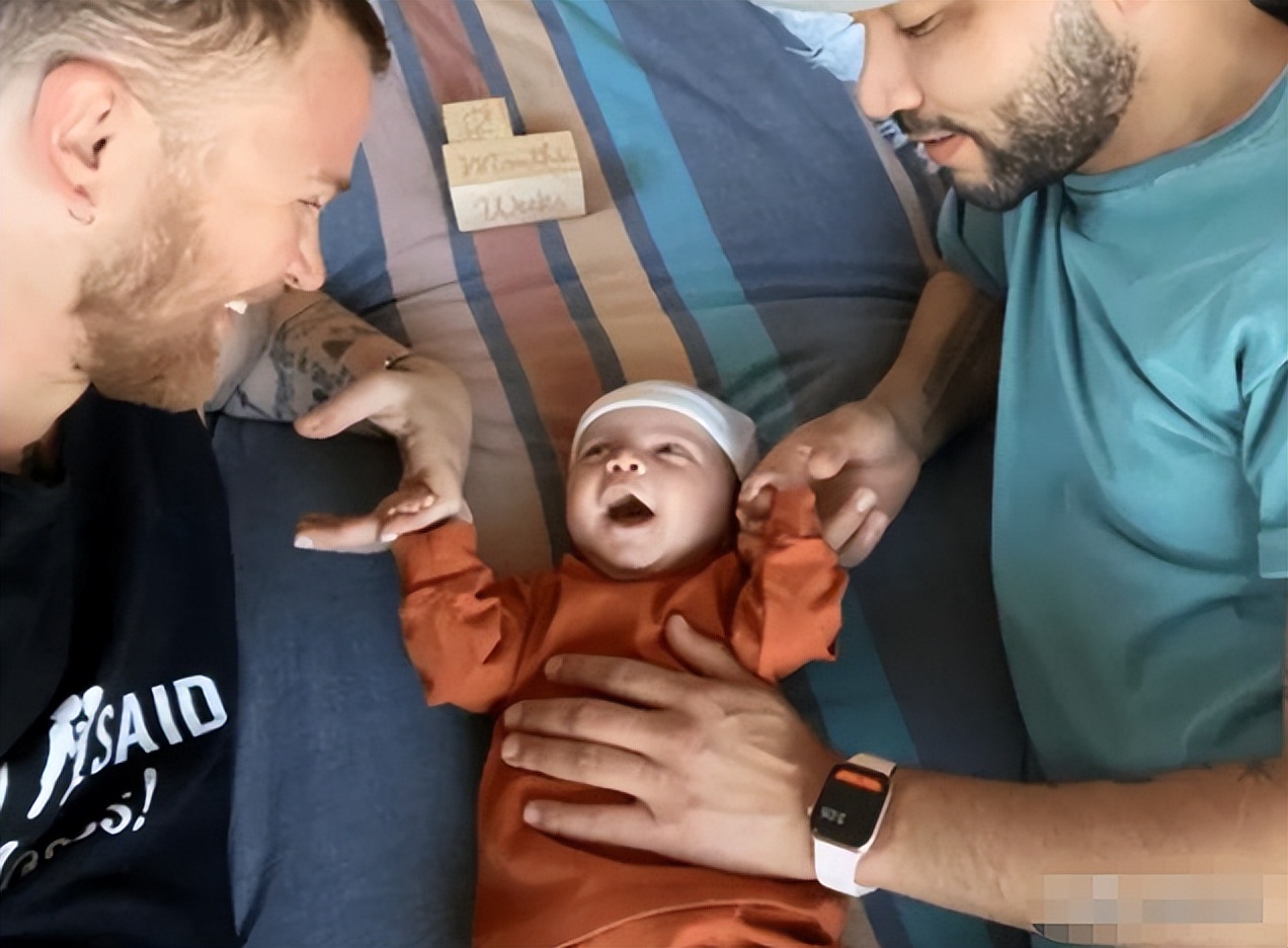 27岁美国男子意外生下一个小孩,世界首例男子成功怀孕