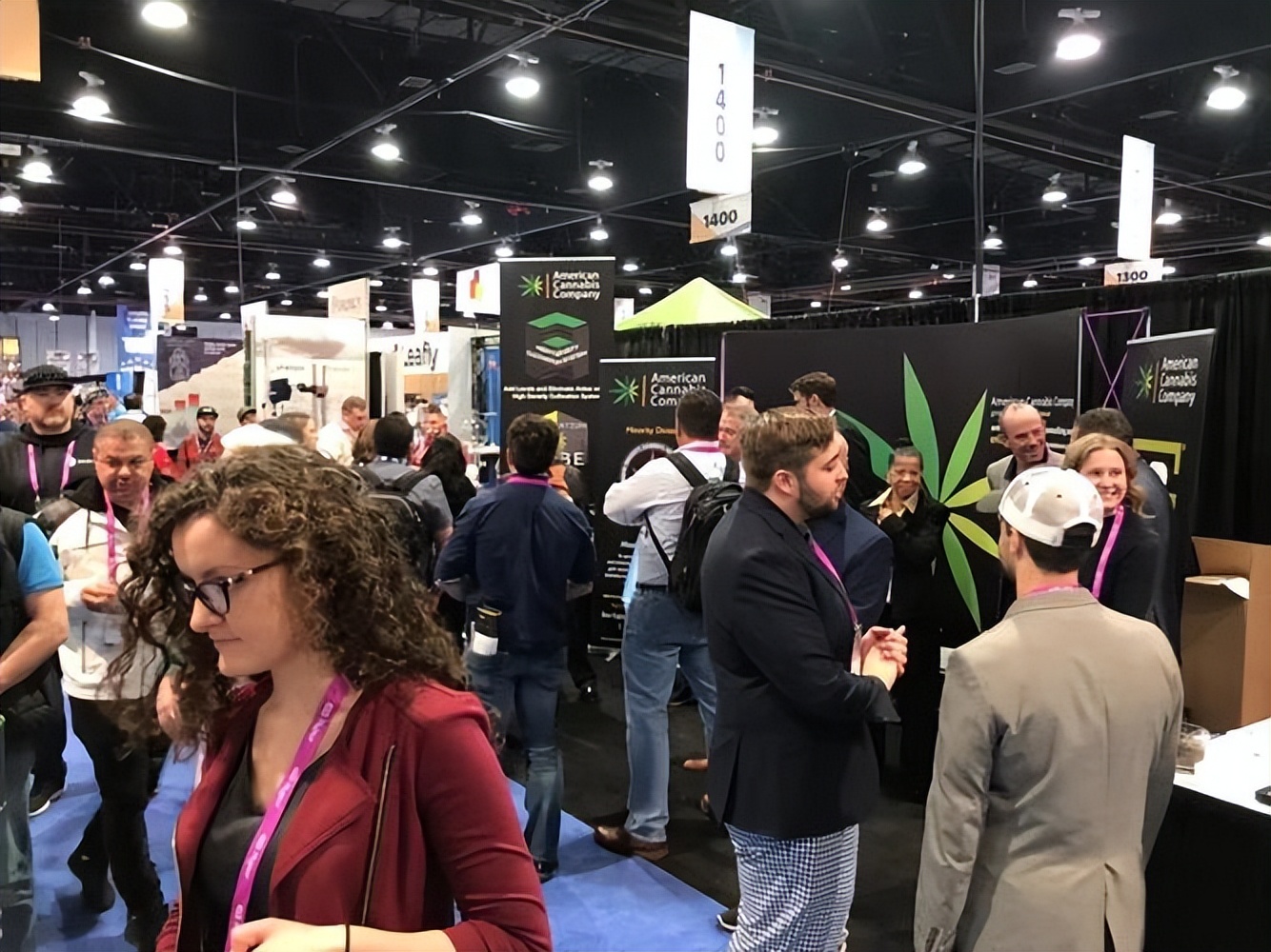 开业卖爆！美国纽约*麻大**店开业，年轻人疯抢！首次超过吸烟人群