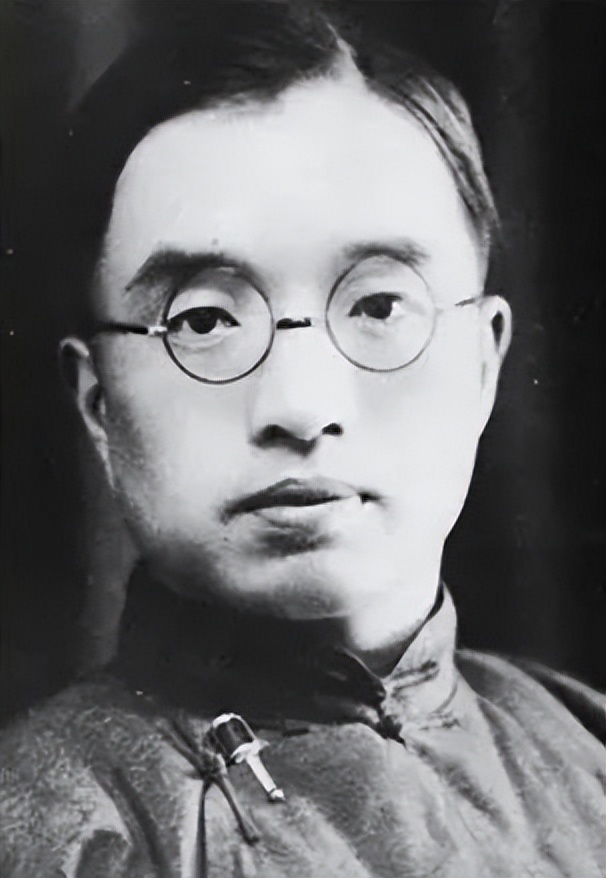 多年以后才读懂朱自清的背影,读懂了朱自清的步履蹒跚