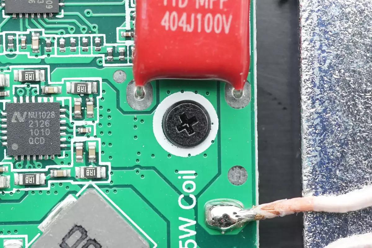 mophie双口充电器拆解,mophie车载充电器拆解