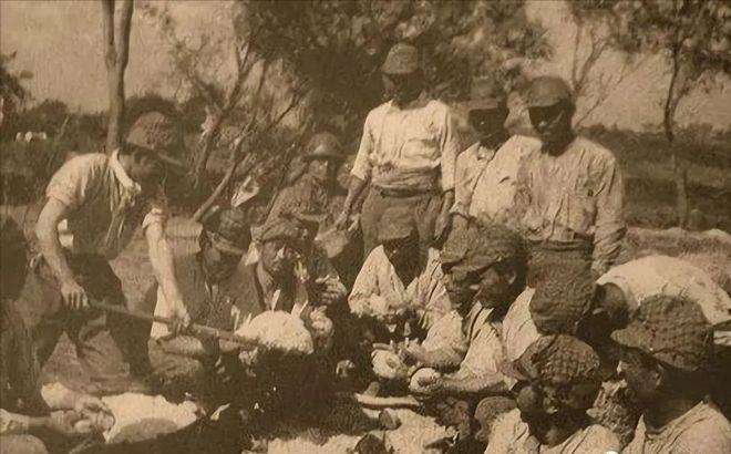 抗战日军单兵作战真实纪录片,真实记录日寇抓了两个娃娃兵