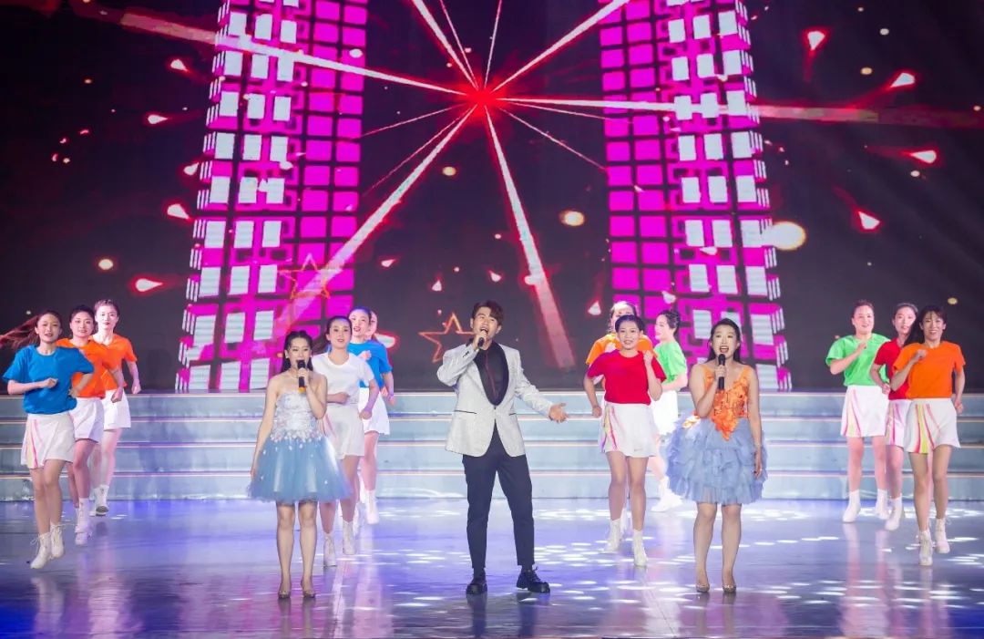 奋进新征程海化*党**旗红——山东海化集团举行庆祝中国*产党共**成立102周年职工文艺演出