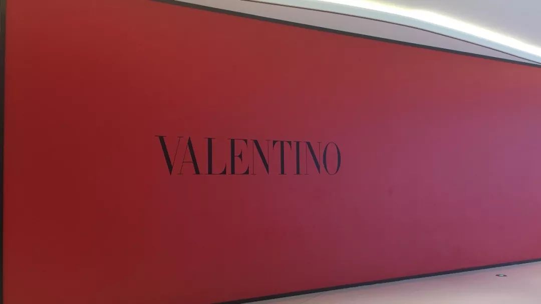 办公家具喷绘布设计,喷绘布多少钱一平