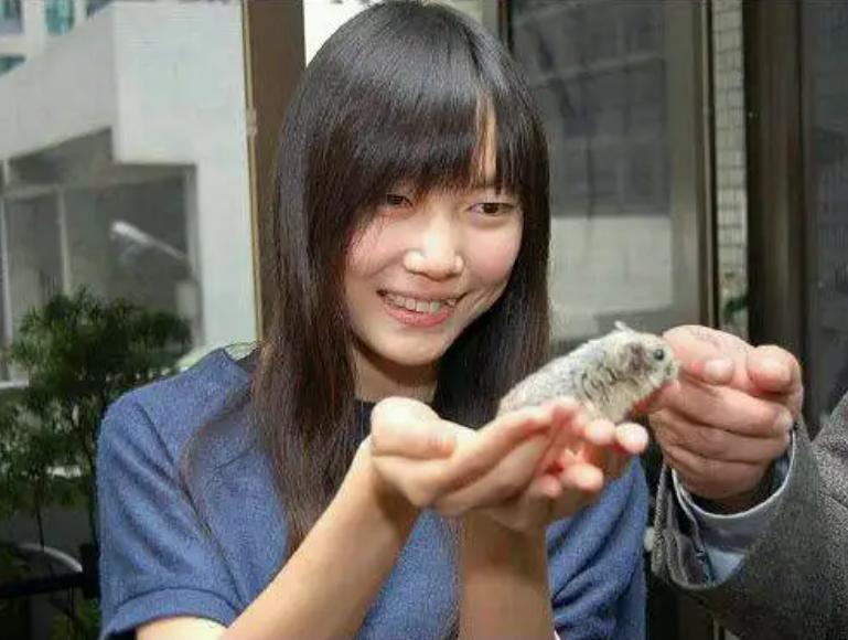 台湾女孩简稚澄,台湾女子给狗狗安乐死