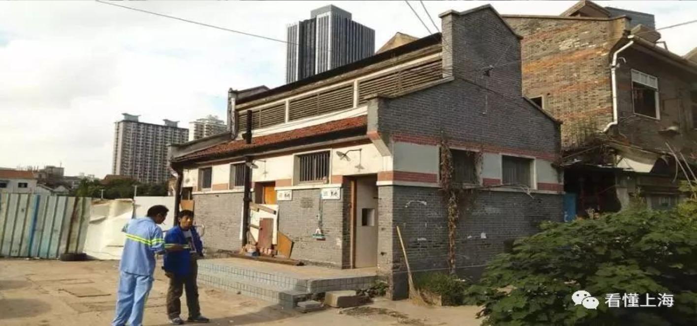 厕所，从中式蹲坑、陶瓷蹲池，到西式抽水马桶，再到日式自动马桶