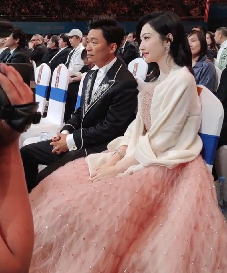 关晓彤于文文同框,于文文和关晓彤同框