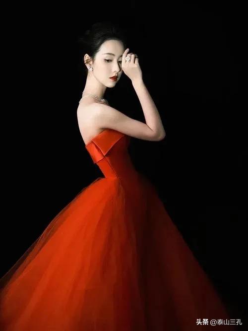 花开半夏如诗如画的下一句,花开半夏如诗如画完整版