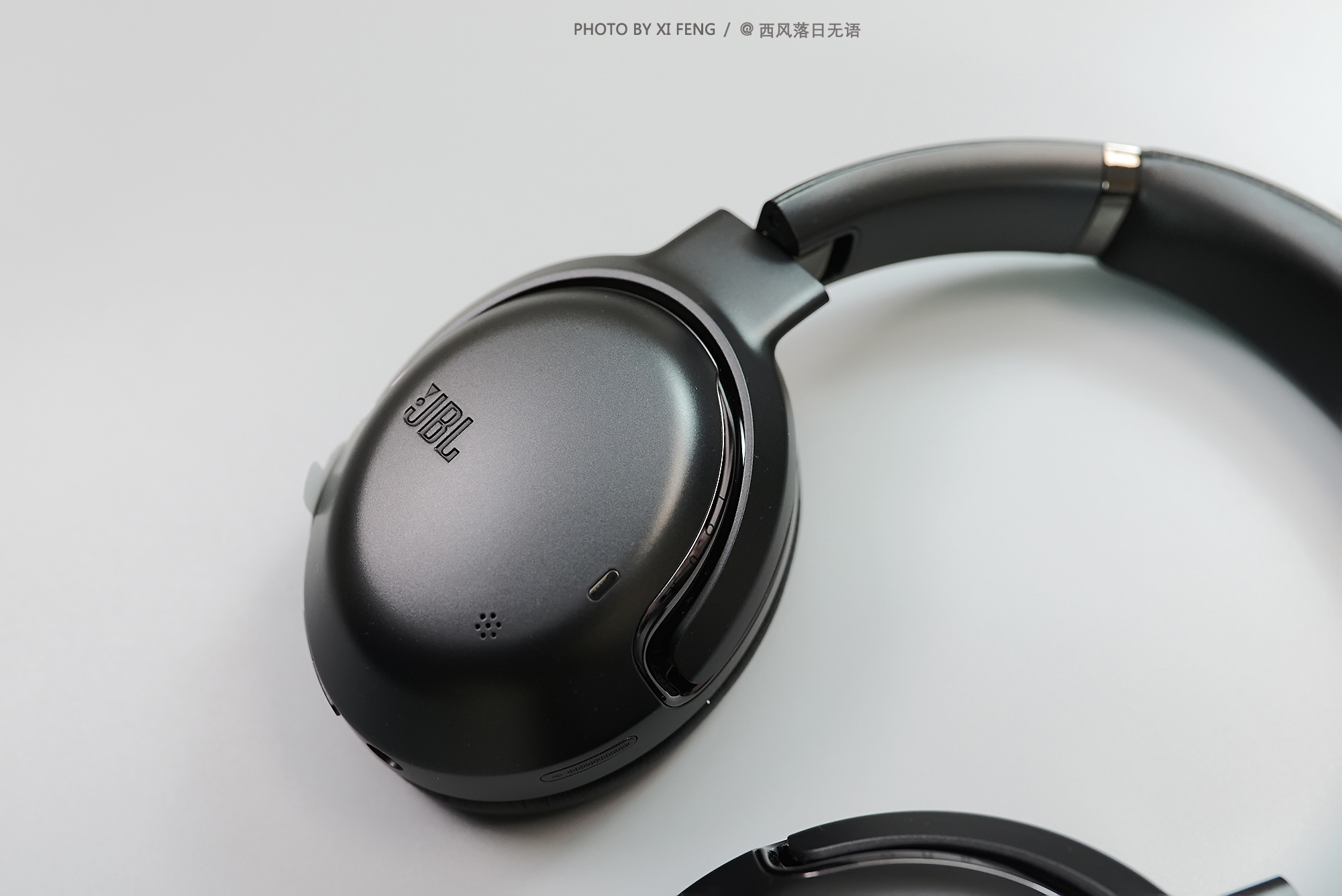 SONY、Bose、JBL三大信仰品牌，顶级降噪大头戴，换你会选谁？