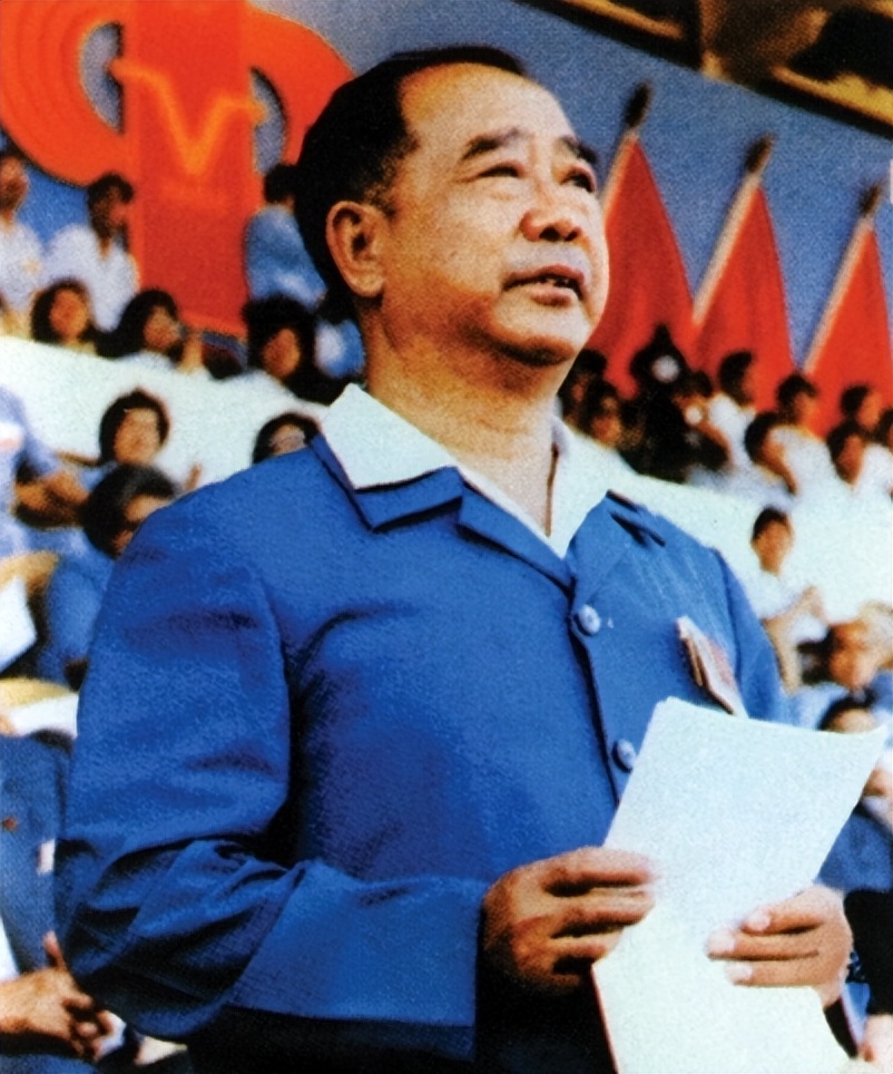 陈家亮羞愧难当,中国男足失败名场面