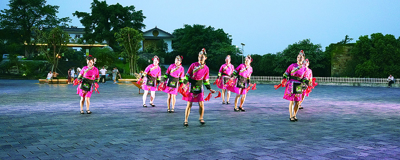水富西部大峡谷温泉风景图片,水富西部大峡谷温泉晚上