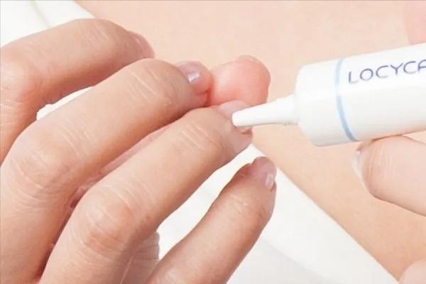 美甲如何上光疗又快又好,怎么做光疗美甲指甲才不容易掉