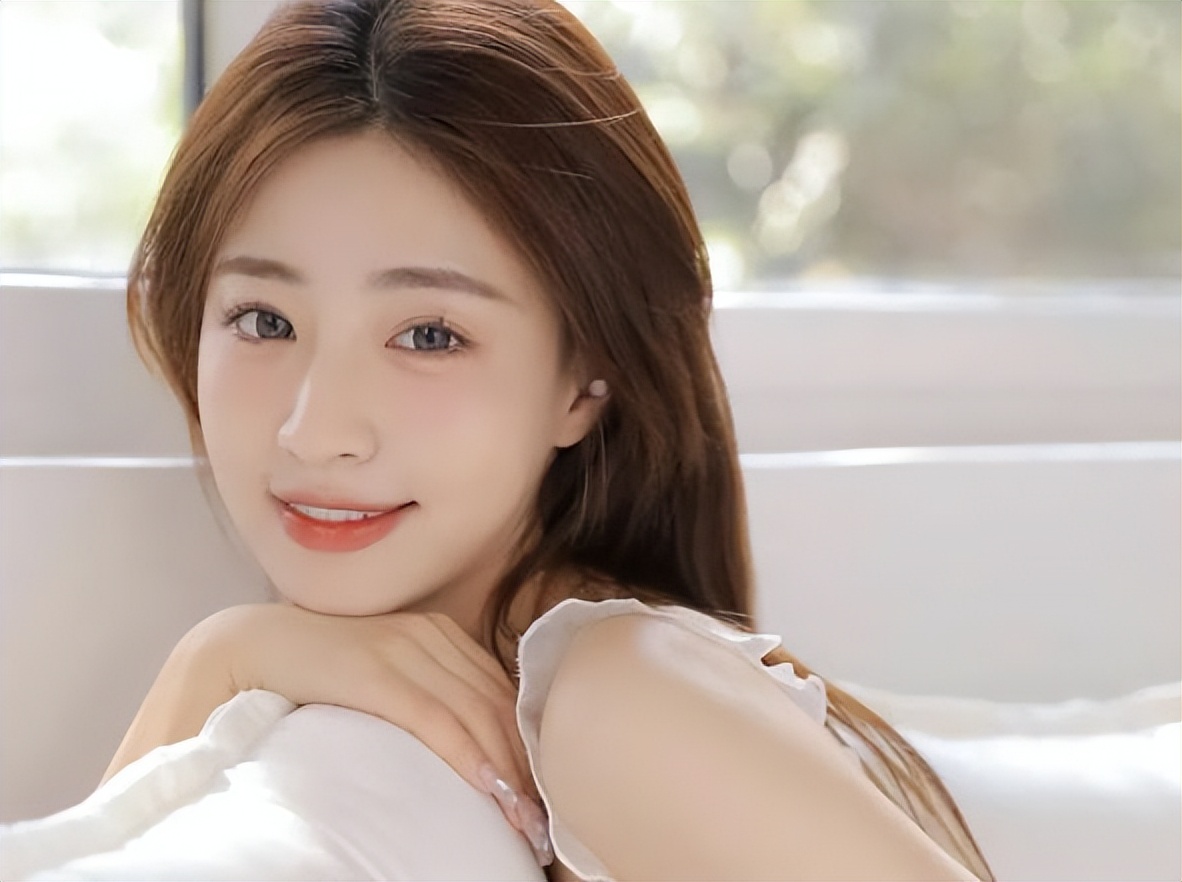 女生月经期间尿血是怎么回事,女孩第一次来月经怎么是褐色的