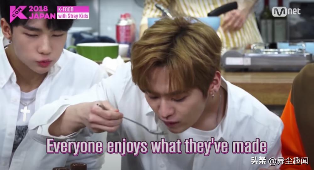 左撇子韩星,左撇子明星中韩