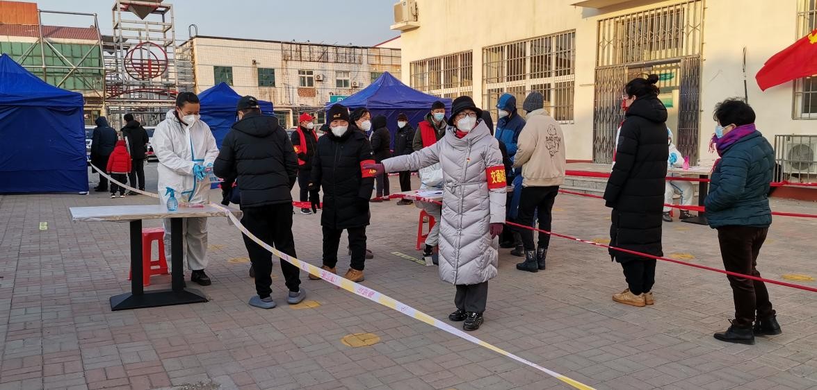 “决战”奥密克戎油田四中好样的