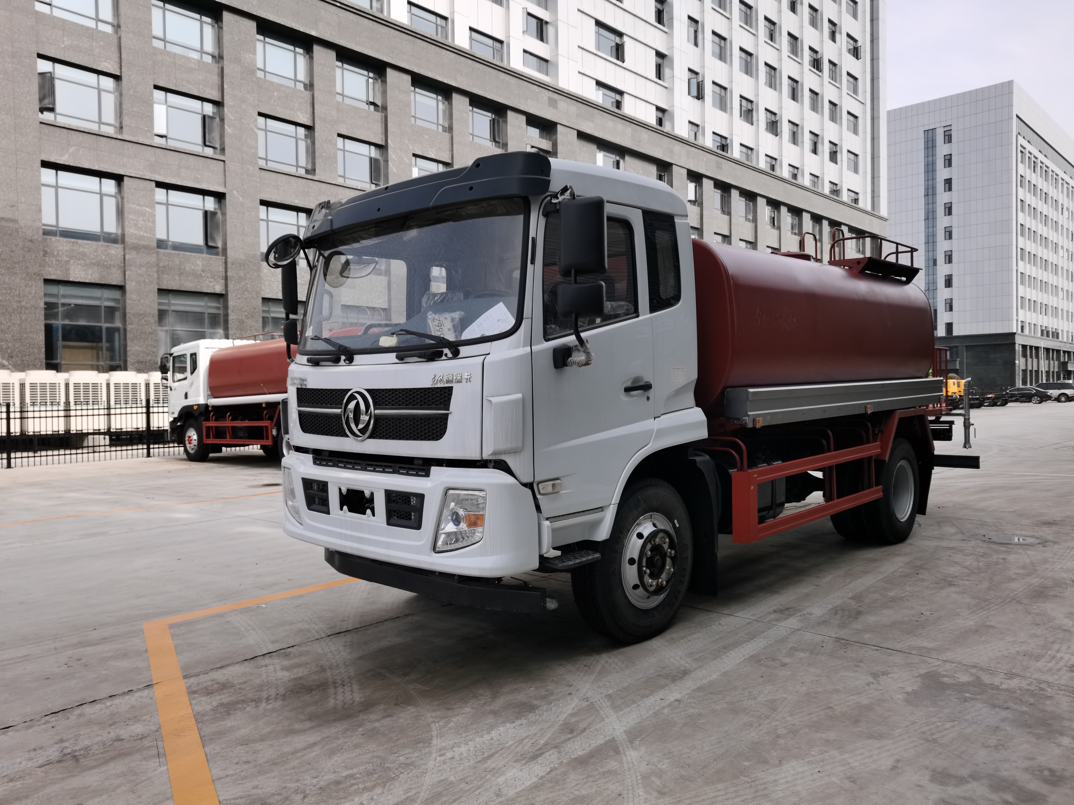 东风天锦环卫垃圾车,市政环卫车东风天锦
