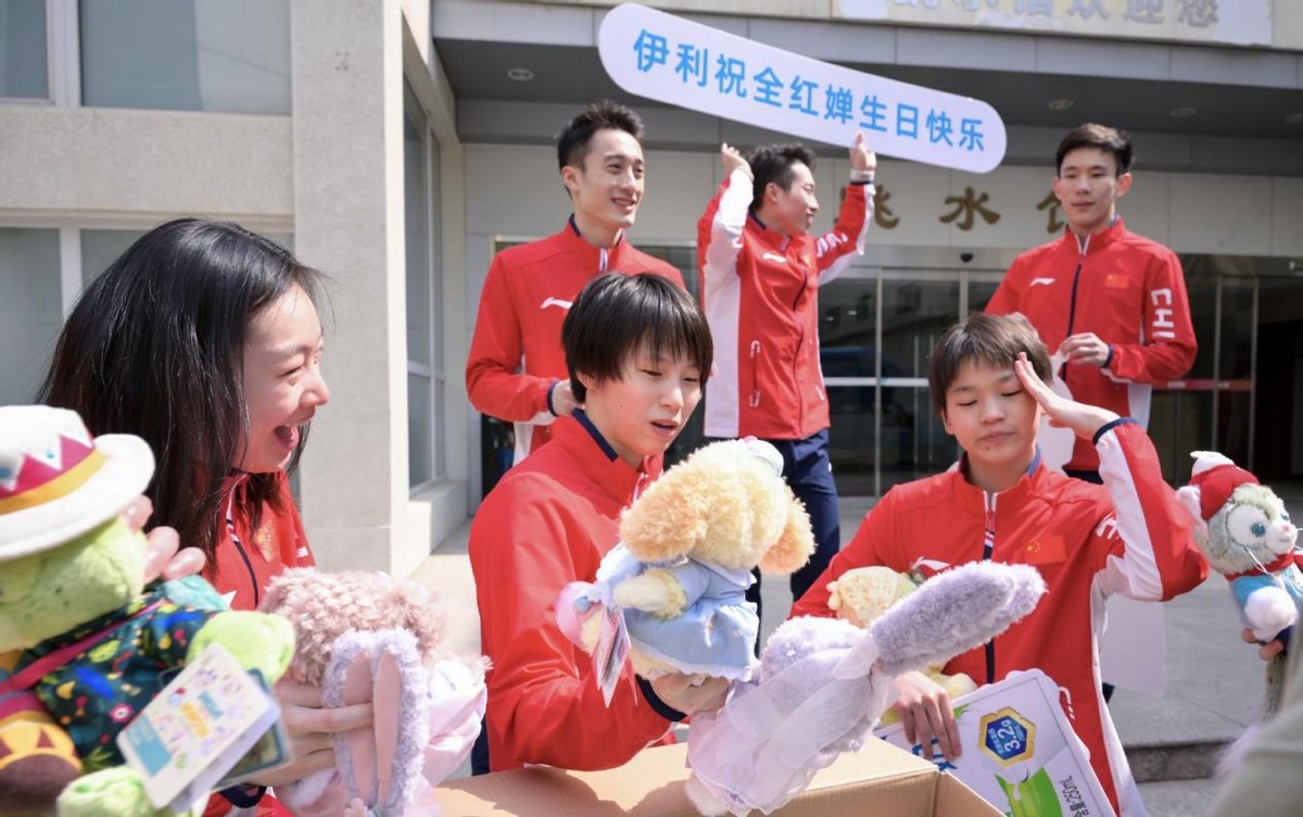 全红婵16岁生日,全红婵带回2块亚运金牌