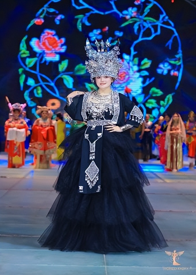 第六届世界女神大赛,蔻墨杯冠军