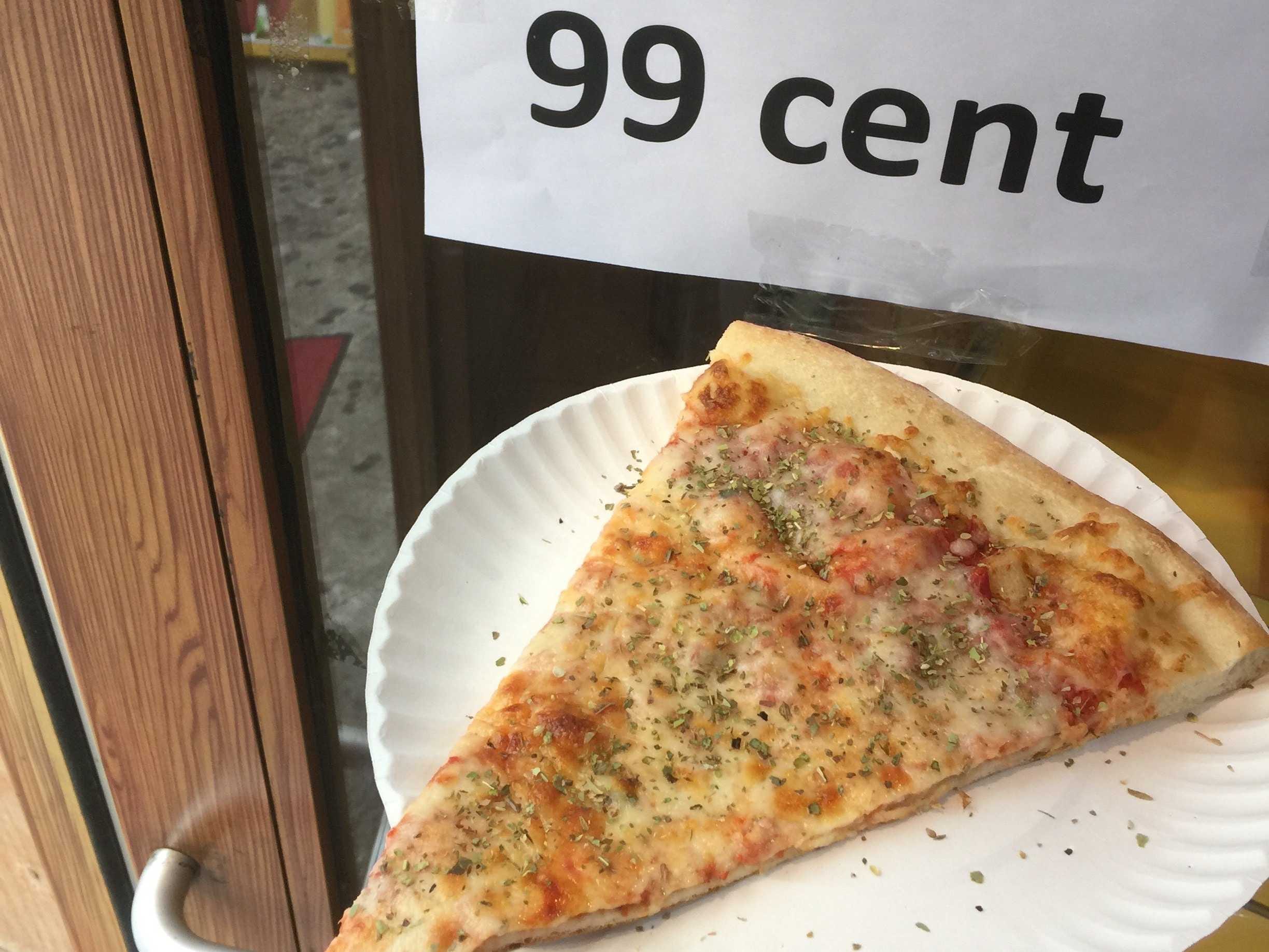 美国消费降级,消费降级人们的表现