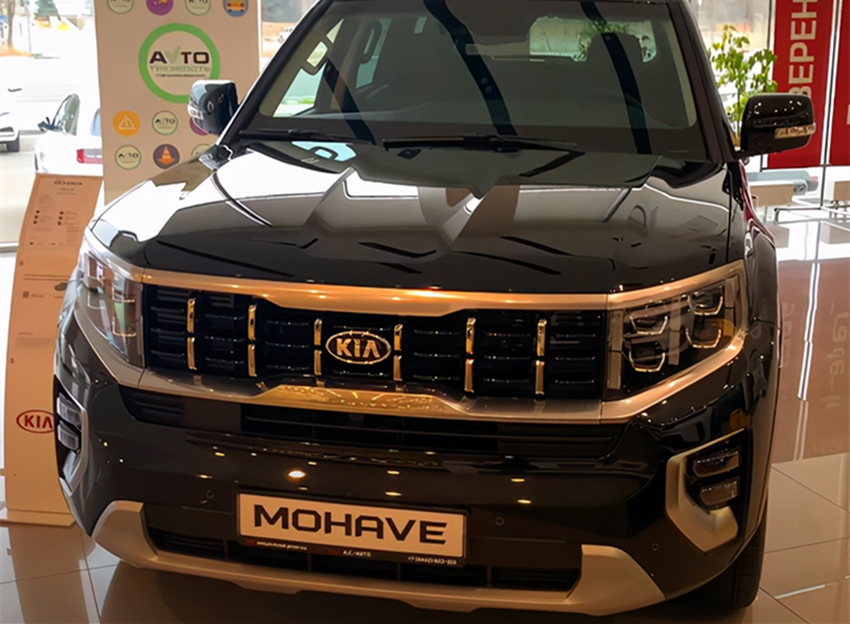 起亚霸锐和丰田普拉多对比,霸锐好还是普拉多好