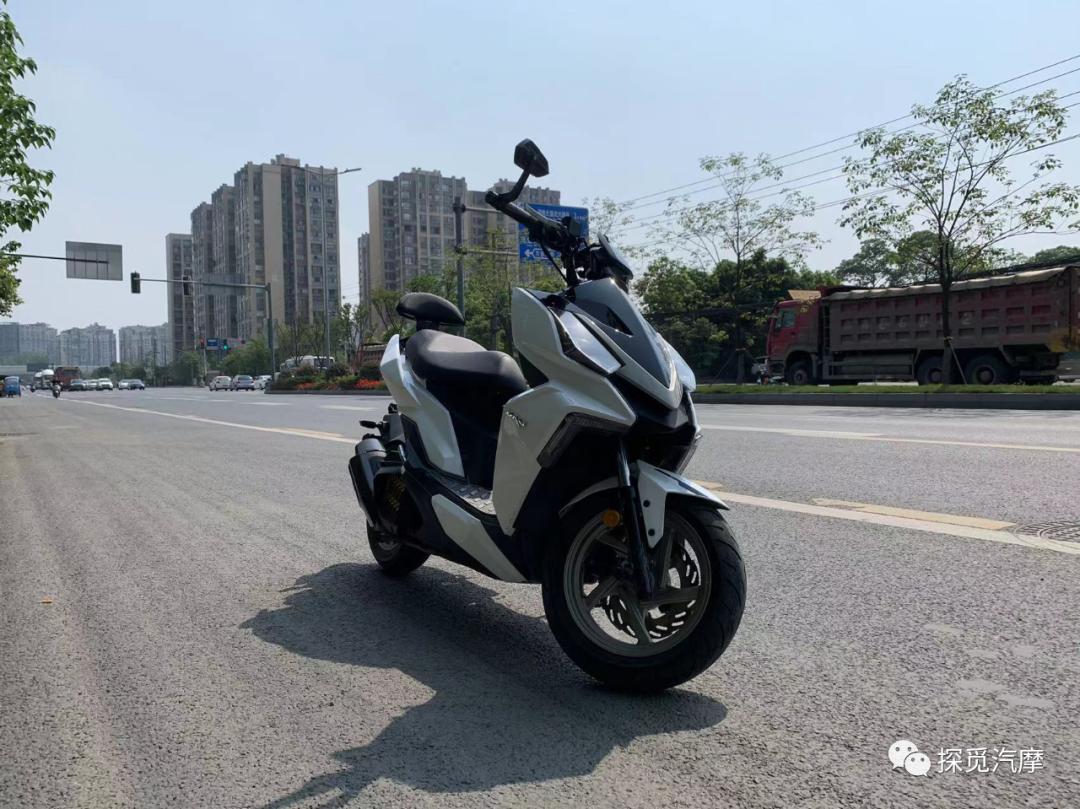 光阳krv180对比三阳drg158,雅马哈nvx155和三阳drg158