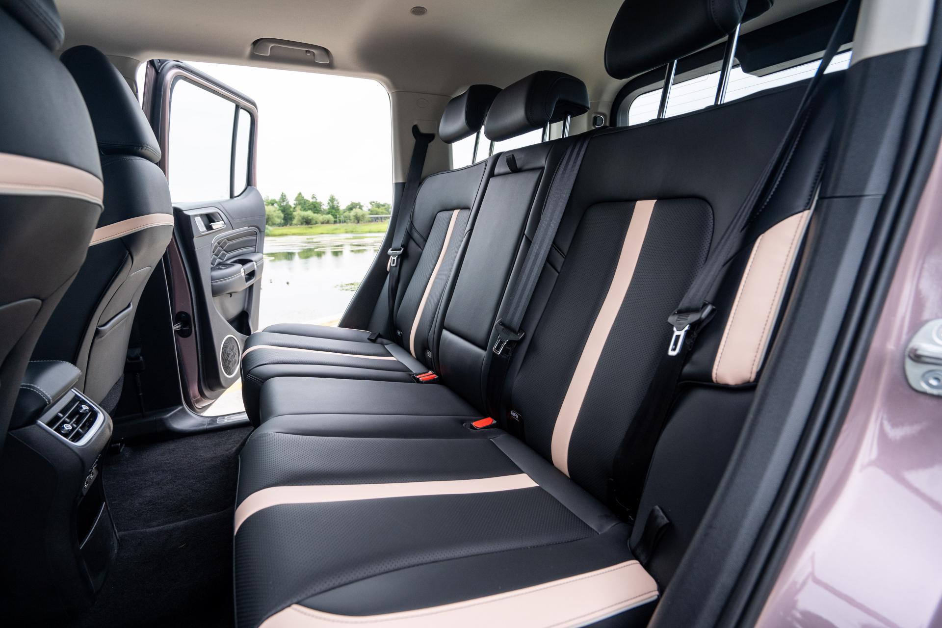 jeep牧马人对比坦克400,bj40坦克300牧马人如何选择