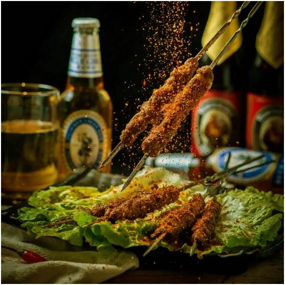 一杯白酒等于多少啤酒的能量,一杯白酒度数相当于几杯啤酒