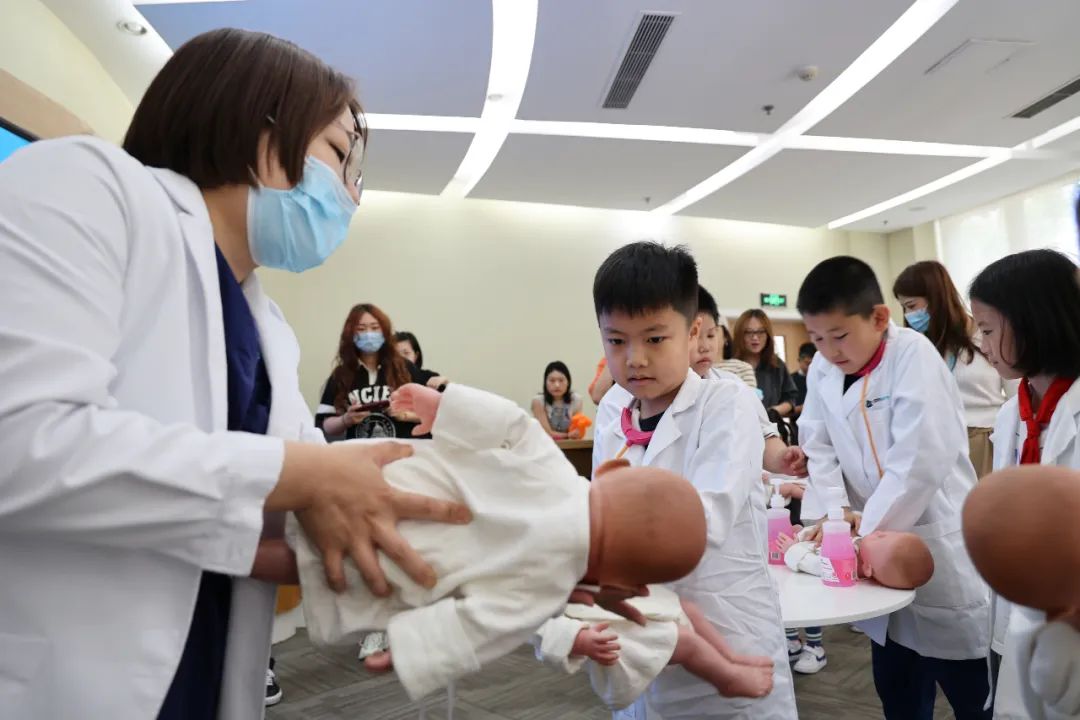 缤纷嘉年华六一喜乐会,缤纷六一快乐成长主题活动