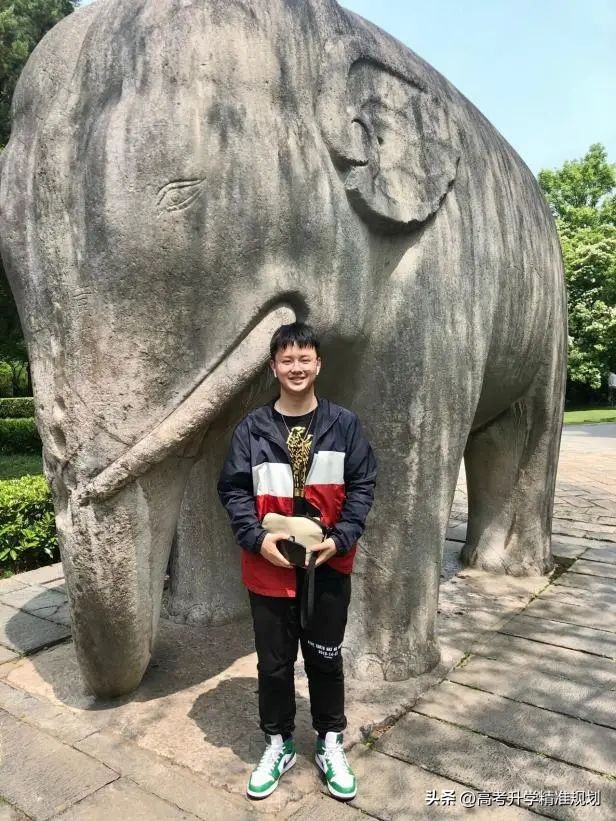 姝︽眽鐞嗗伐澶у鍥介檯鏁欒偛,姝︽眽鐞嗗伐澶у鍥介檯鏁欒偛鏈鎺掕