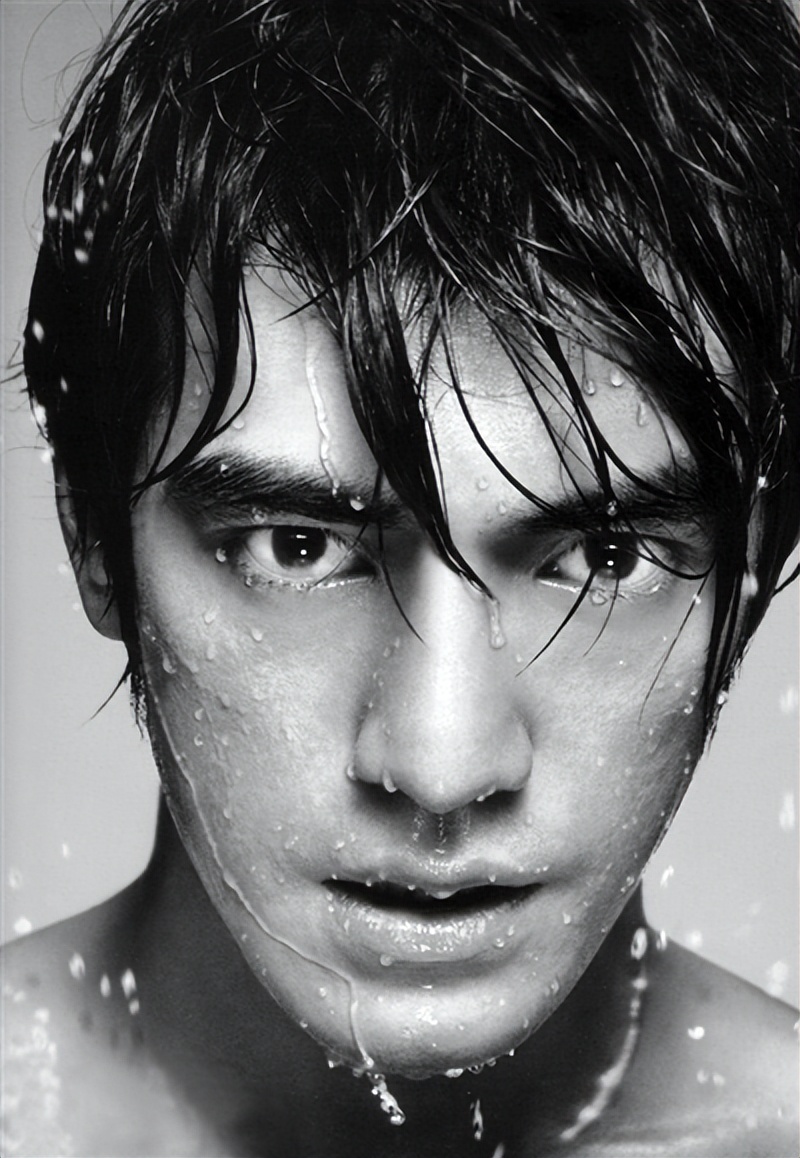 五位留长发的男明星最后一位最帅,七位又酷又帅的男明星