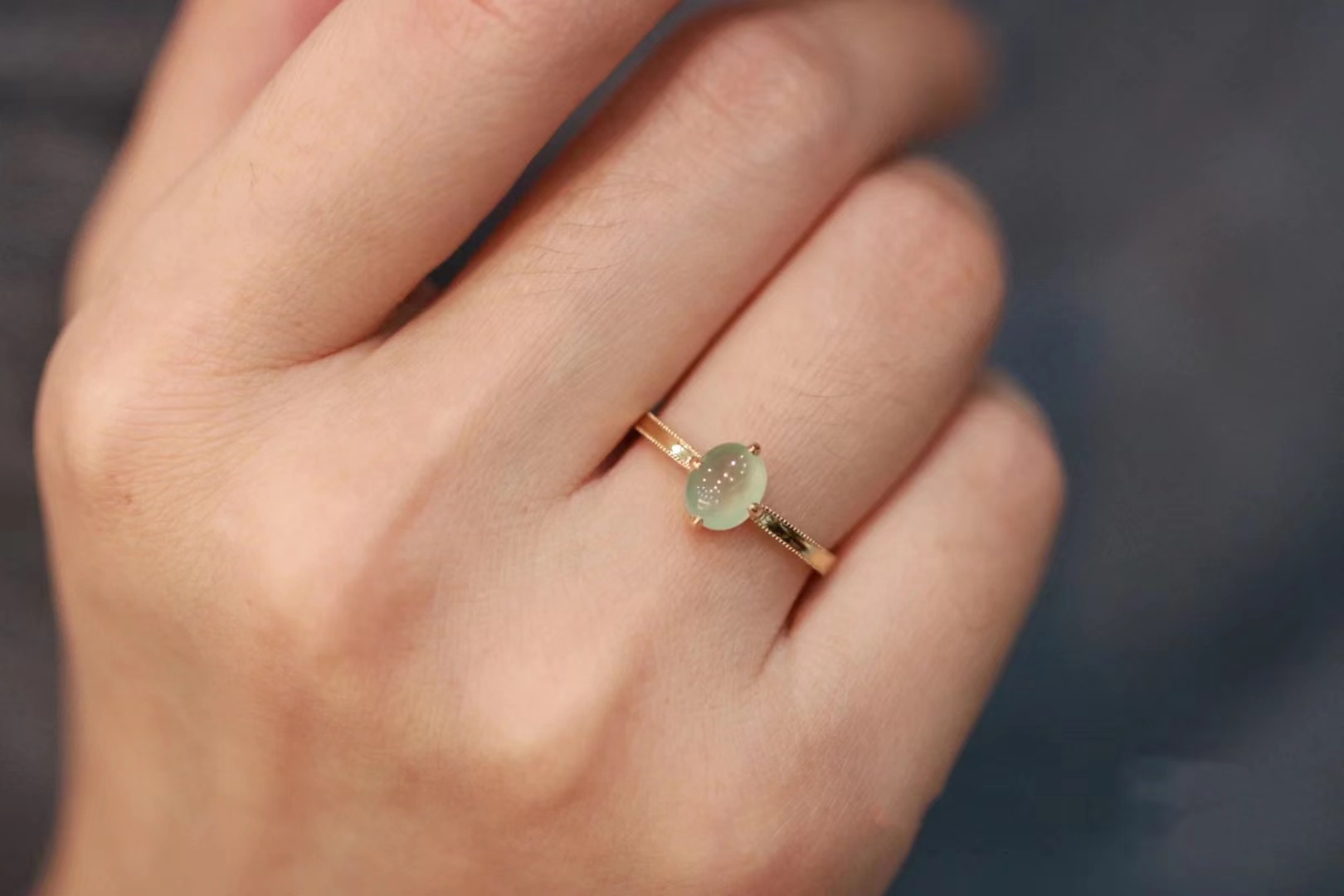 戒指越戴越紧有什么寓意,戒指会越戴越松还是越戴越紧