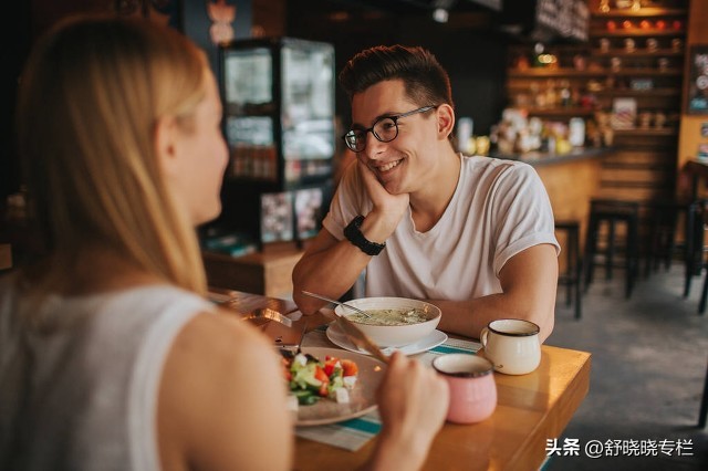 一场愉悦的相亲方式，饭搭子的暧昧