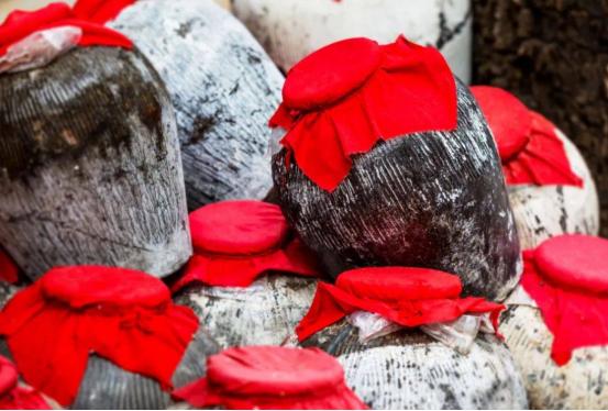 网上买白酒靠谱吗？为何越来越多的人热衷网上买酒？行家一语道破