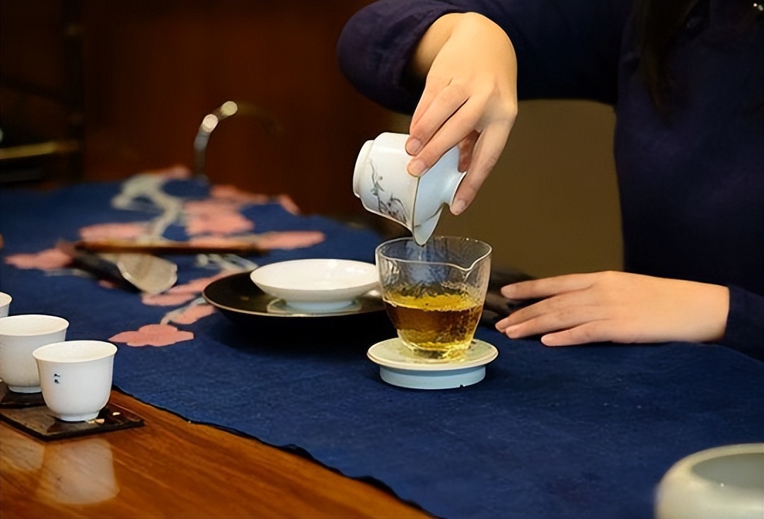 茶叶怎么保存才能放时间长,茶叶一直放冰箱保鲜可以放多久