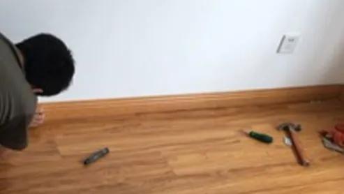 柜门铰链上的螺丝掉了是什么原因,柜门铰链两个螺丝