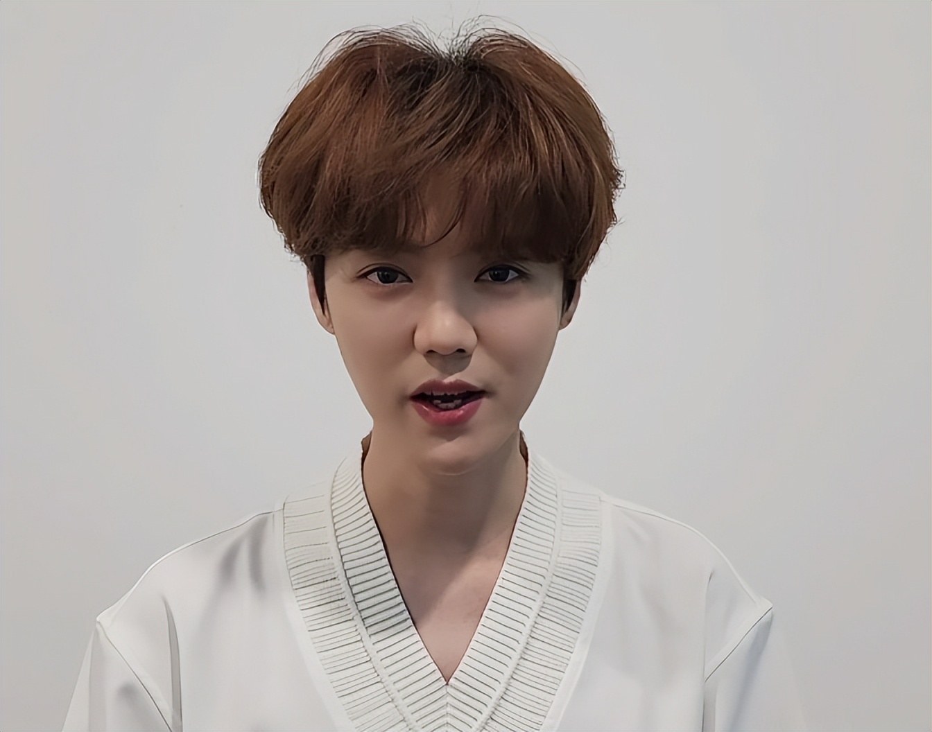 鹿晗近日造型,鹿晗发福路人视角