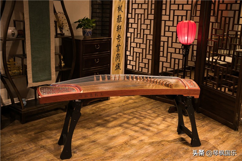 初学古筝买哪个品牌的好,初学古筝买什么牌子的琴好
