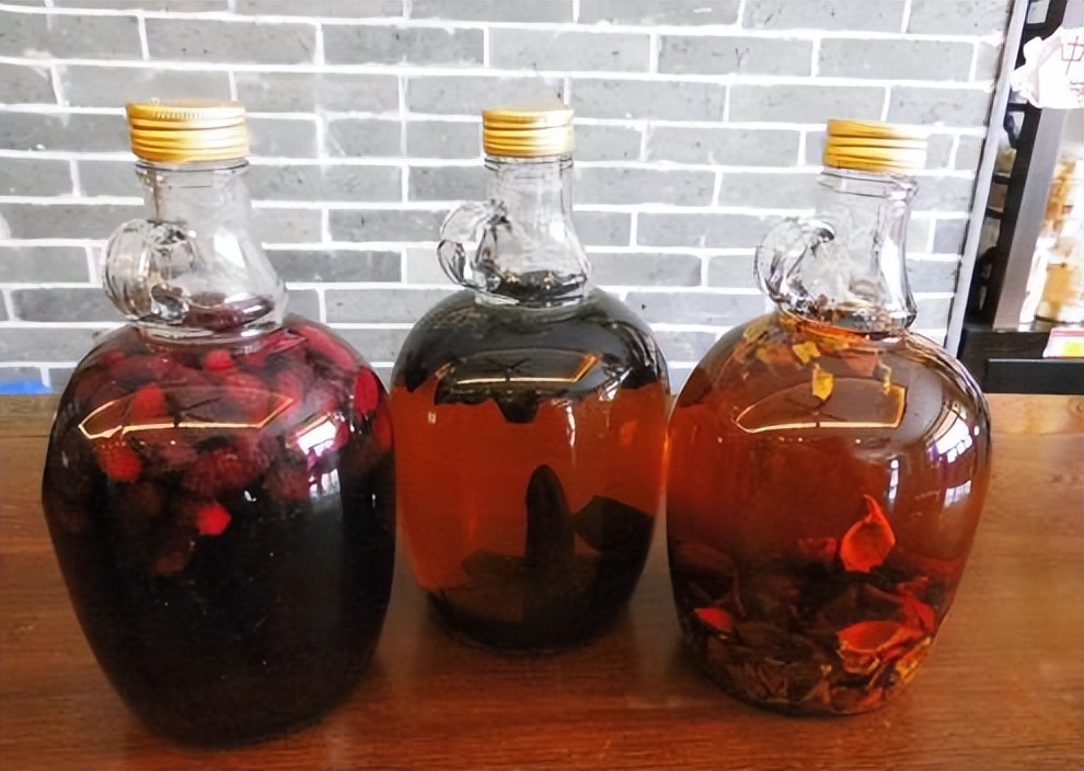 毒蛇泡酒还有毒吗,为什么毒蛇泡酒可以喝