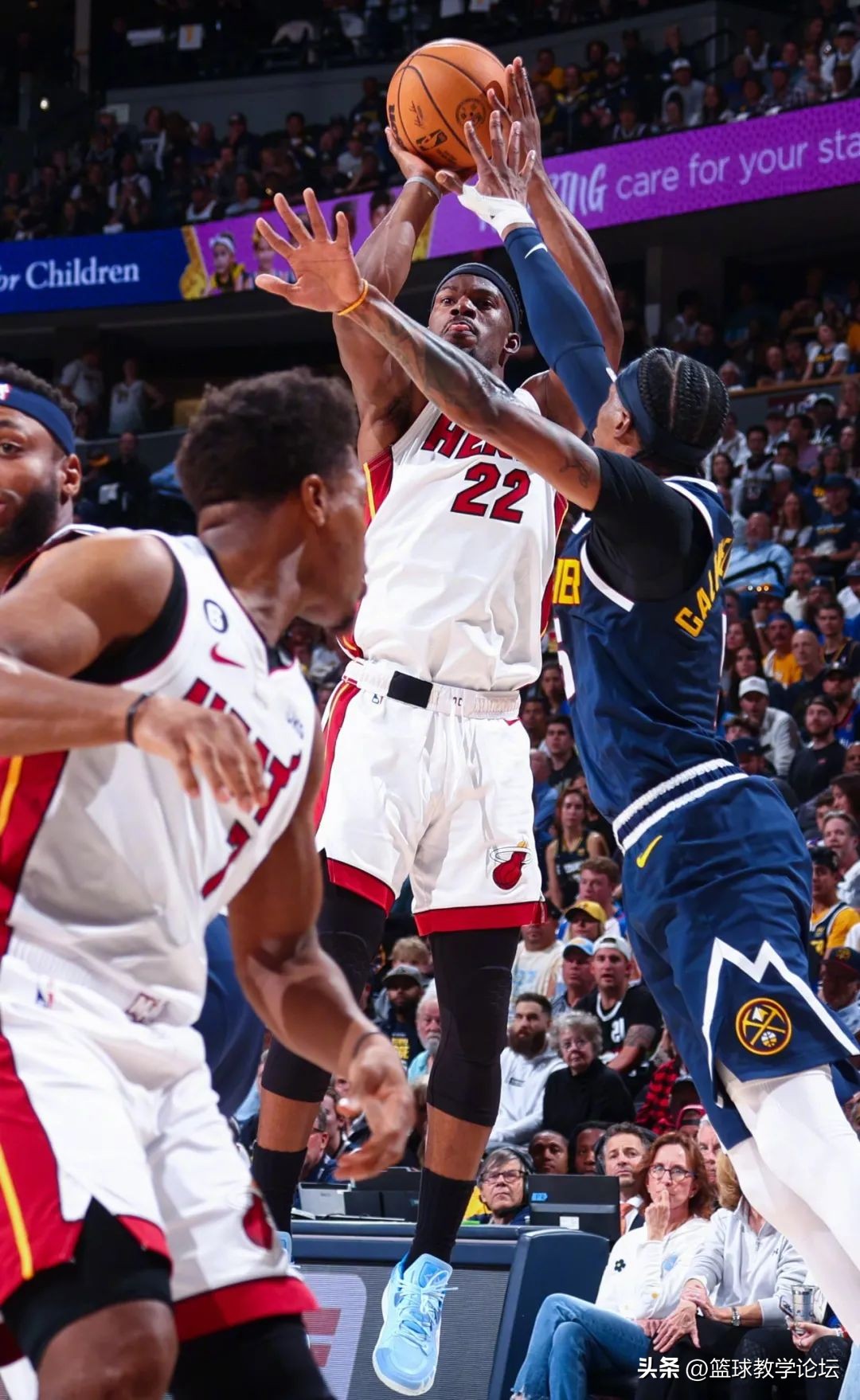 1比1平!总决赛15分超级逆转!约基奇41+11没顶住巴特勒