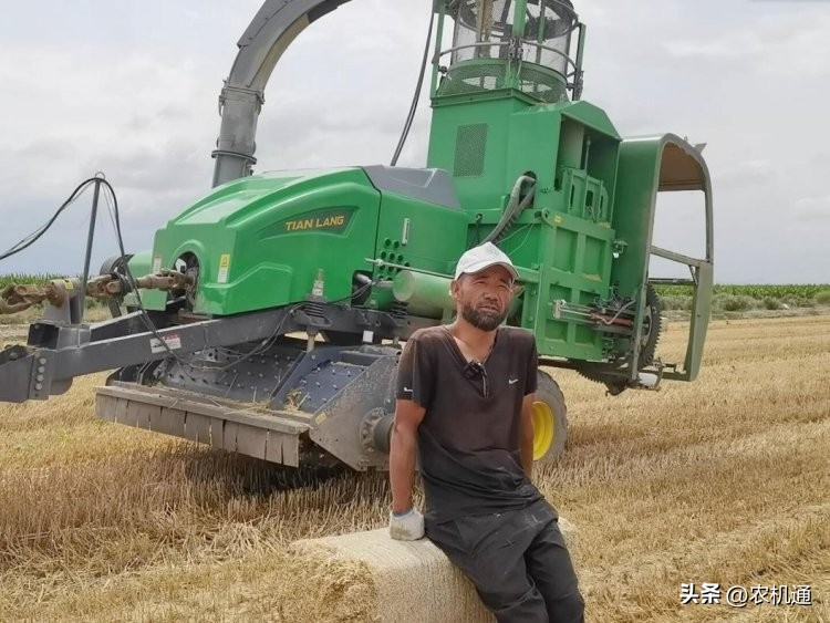 最快一分钟打捆3包，天朗打捆机成昌吉小伙的赚钱利器