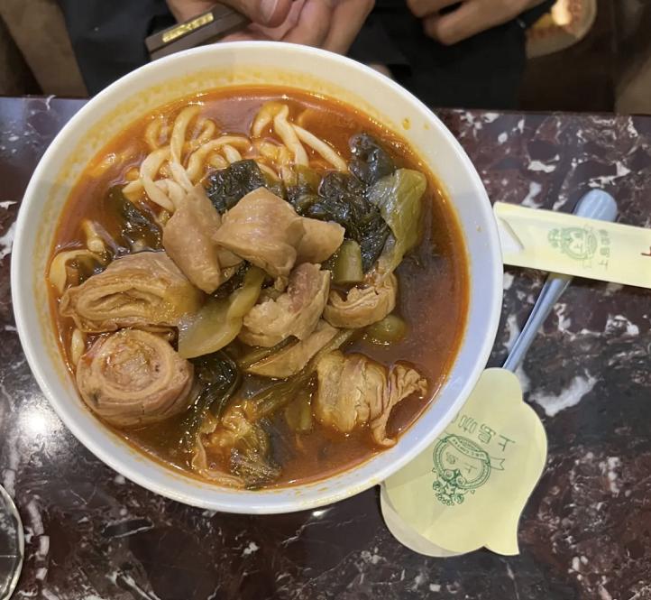 风靡一时的贵价咖啡厅，怎么“沦落”到卖盖浇饭了