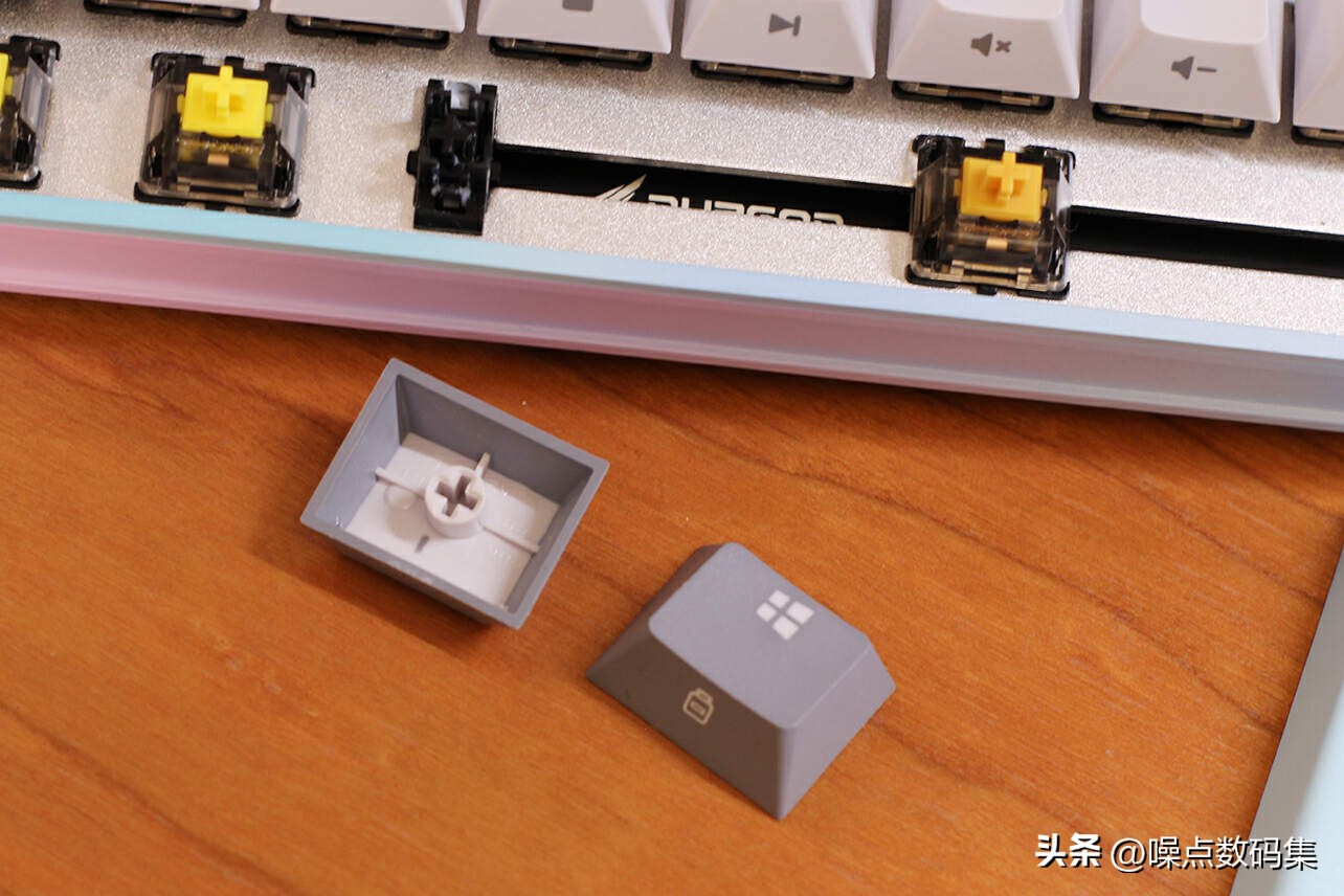 杜伽k330w热插拔机械键盘体验,杜伽k310樱桃黑轴键盘测评
