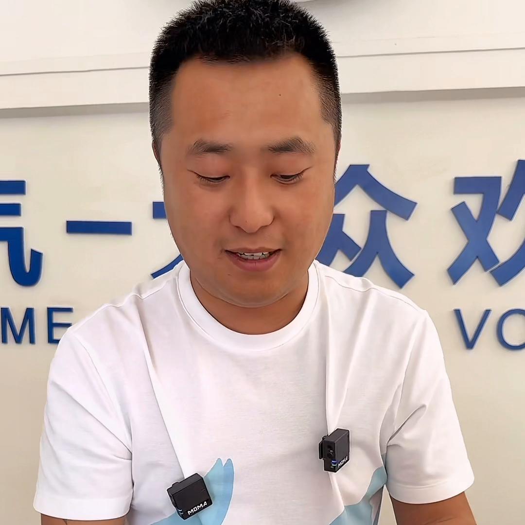 迈腾330豪华4s店首保加全合成机油,大众4s店完美交车