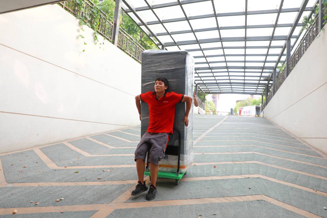 搬家工人一个月能挣多少钱,搬家工月入4万