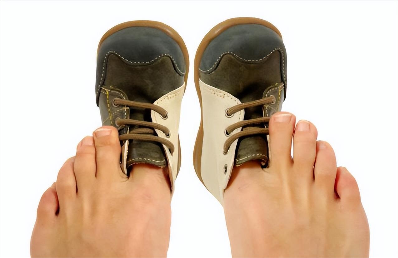 脚底中间疼痛警惕四种病,脚底疼痛警惕四种病怎么调理